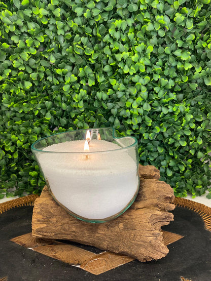 Contenant en verre fondu sur socle en bois